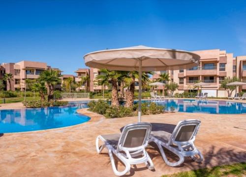 Het zwembad bij of vlak bij Privilege house Opale