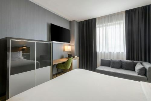 AC Hotel Madrid Feria by Marriott photo 20