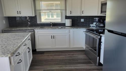 Galeriebild der Unterkunft Ocean Block Duplex Brant Beach Beach Badges Beach Equipment Deck Wifi Ocean Side Home In Brant Beach in Brant Beach