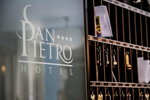 Certifikát, hodnocení, plakát nebo jiný dokument vystavený v ubytování Hotel San Pietro