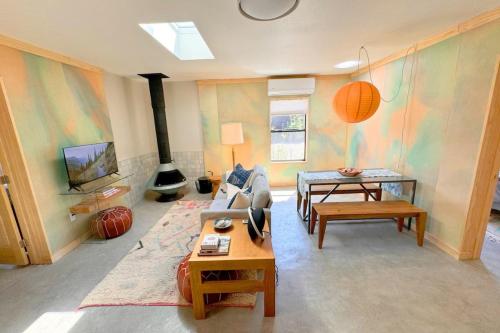Gallery image of Dreamy, Airy 2bd - Senja Suite in Santa Fe