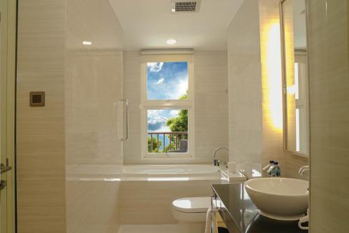Koupelna v ubytování Aston Bogor Hotel and Resort