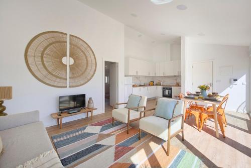 Beachside Deluxe Terrace Apts, by TimeCooler