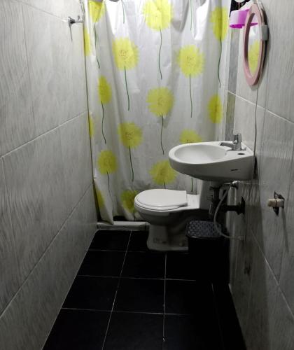 Ένα μπάνιο στο HOSTAL SARITA