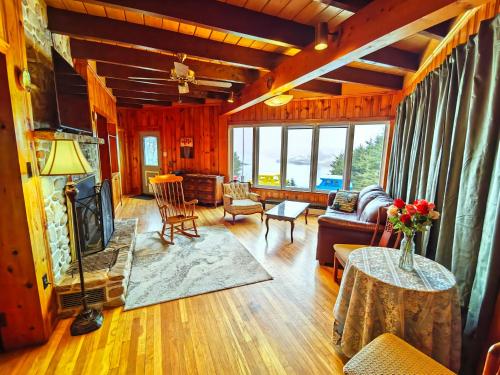 ペギーズ・コーブにあるKnotty Pines Oceanside Innのギャラリーの写真