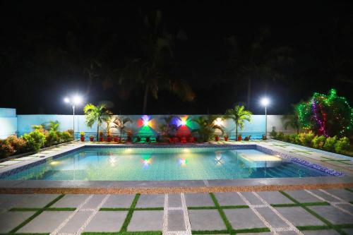 Kolam renang di atau dekat dengan VILLAGE PARK ecr