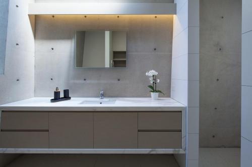 Ένα μπάνιο στο Luxury 5BR Retreat, sleeps 12, 4 Ensuites