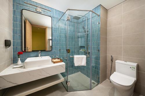 Ένα μπάνιο στο Flamingo Ibiza Hải Tiến Thanh Hóa Resort Luxury
