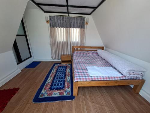 Postel nebo postele na pokoji v ubytování BJ's Farmhouse