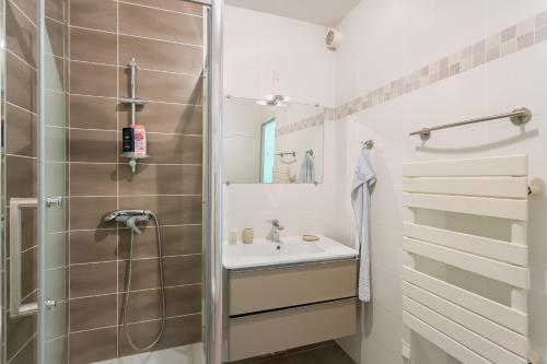 Ένα μπάνιο στο Résidence Hôtel Les Joséphines