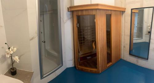 Ένα μπάνιο στο Wellness Appartement Duinpoort