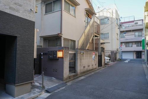 东京下架Ti 王202整套私人独立卫浴厨房 洗衣机 车站步行5分钟 上野站地铁直达的相册照片