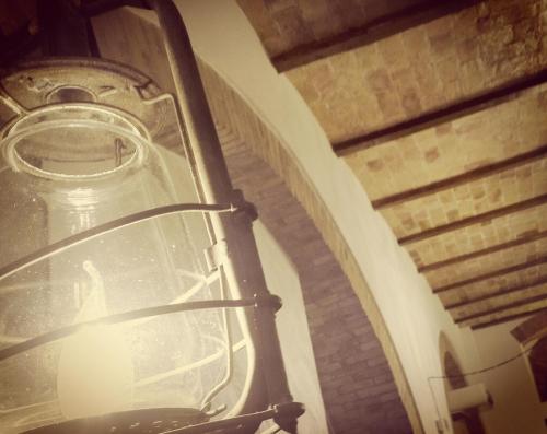 a street light in front of a building at Locanda San Giorgio in Termoli