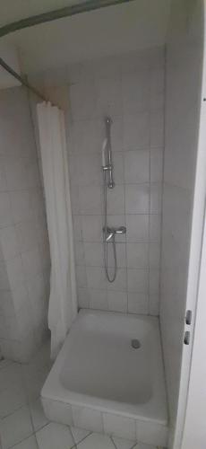 2-Rent Group Hostel Apartments EVE74にあるバスルーム
