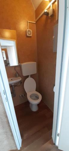 2-Rent Group Hostel Apartments EVE74にあるバスルーム