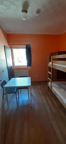 2-Rent Group Hostel Apartments EVE74にあるベッド