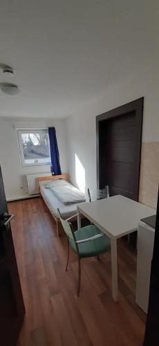 2-Rent Group Hostel Apartments EVE74にあるベッド