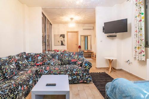 Pop Art Home - Experience Local Vibes