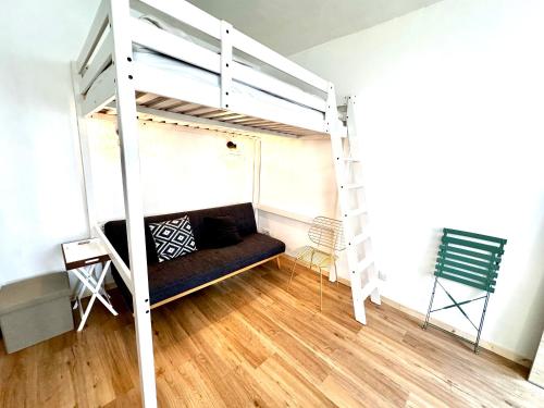 Sunny Paris studio in the heart of 11ème