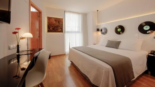Evenia Rocafort Image