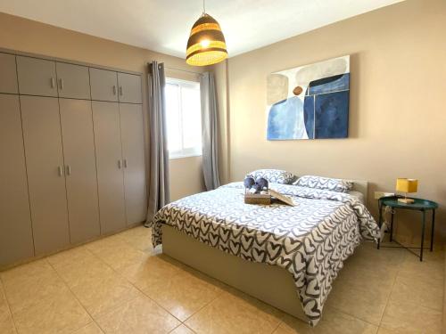 2 Apts, Fast Wi-Fi, 5 Min Walk to Beach