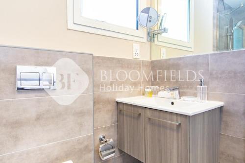 Koupelna v ubytování Bloomfields Deluxe 1Br with Balcony Leonardo