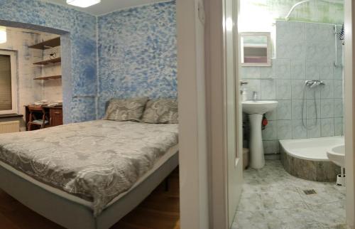 Ένα μπάνιο στο Daria Lorenzo Apartament