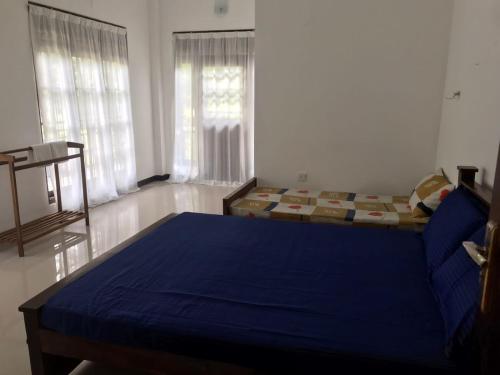 Ένα ή περισσότερα κρεβάτια σε δωμάτιο στο Royal Hotel