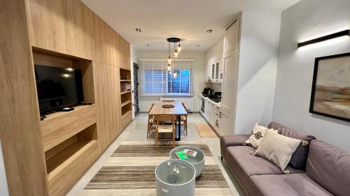 Aeolian One-Bedroom Apartment