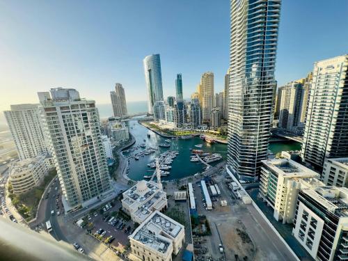 Sea Front Living, Upgraded 2BR Apartment, Escan Tower, Dubai Marina