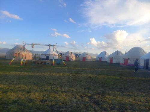 Fotografie z fotogalerie ubytování Altun Fatima yurtcamp v destinaci Song-Kul