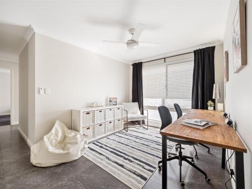 Χώρος καθιστικού στο Busselton Broadwater Holiday Home