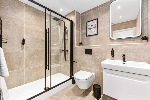Ένα μπάνιο στο JD Apartments Skyview 1BR