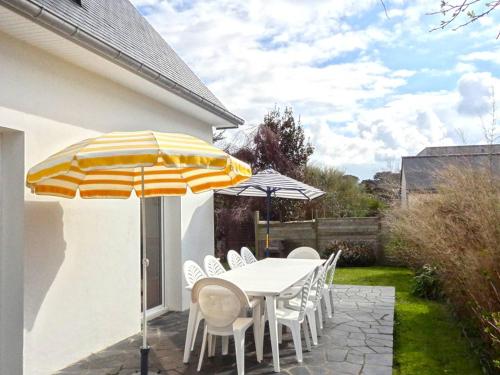 Grande maison familiale à 200m de la plage avec jardin et WIFI à Trégastel - FR-1-368-457