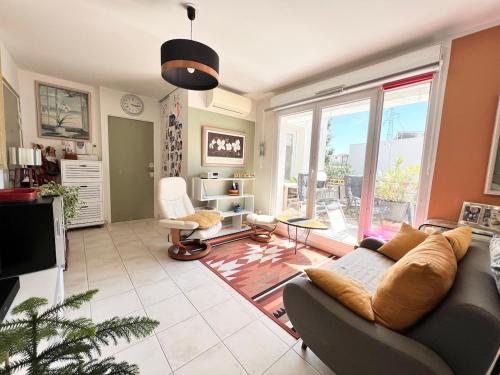 CHEZ MONNA confort , résidence avec piscine