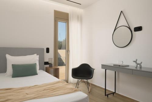 Postel nebo postele na pokoji v ubytování Villa Irmaos, By Idealstay Experience