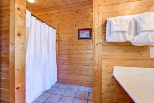 Royal Vista Lodge by Eden Crest photo 72