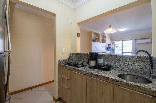 Η κουζίνα ή μικρή κουζίνα στο CS135 - Piscina, Linda Vista, Climatizado, Garagem