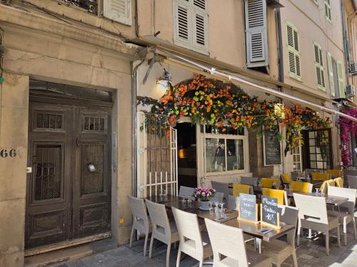 Meynadier 66 - Appartement Très Calme avec Cour Privative, Plage, Gare, Palais à 300m