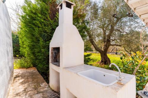 Κήπος έξω από το Trullo Gazebo - Salento Selection