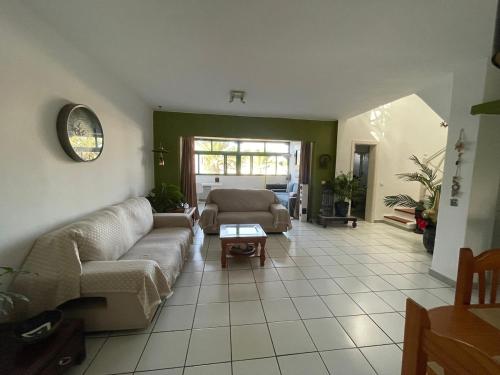 Harmony House Just 2min from the beach with a stunning terrace An Oasis