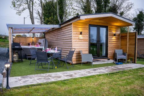 Κήπος έξω από το Mourne Meadow Cabins- Foxes Den