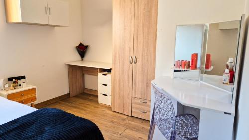 Postel nebo postele na pokoji v ubytování Maison au calme avec piscine, terrasse, BBQ