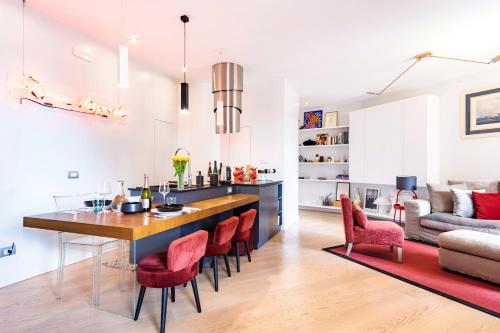 Elegantis Penthouse in the Heart of Rome With Private Terrace and View