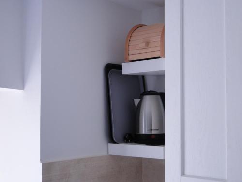 Παροχές για τσάι/καφέ στο Heritage Apartments Kyra & Fox in Pitve, Hvar
