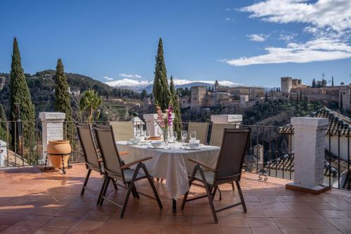 Carmen de los Moriscos - Alhambra views