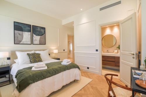 12B - APARTMENT FACING PORT & Town Hall