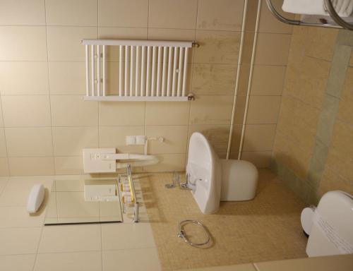 Ένα μπάνιο στο Hotel Nowodworski