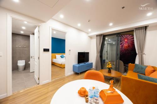 TV a/nebo společenská místnost v ubytování Skywave Apartment Firework Delight