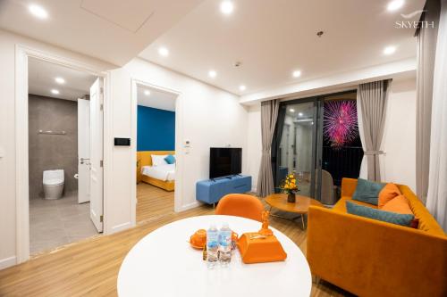 TV a/nebo společenská místnost v ubytování Skywave Apartment Firework Delight